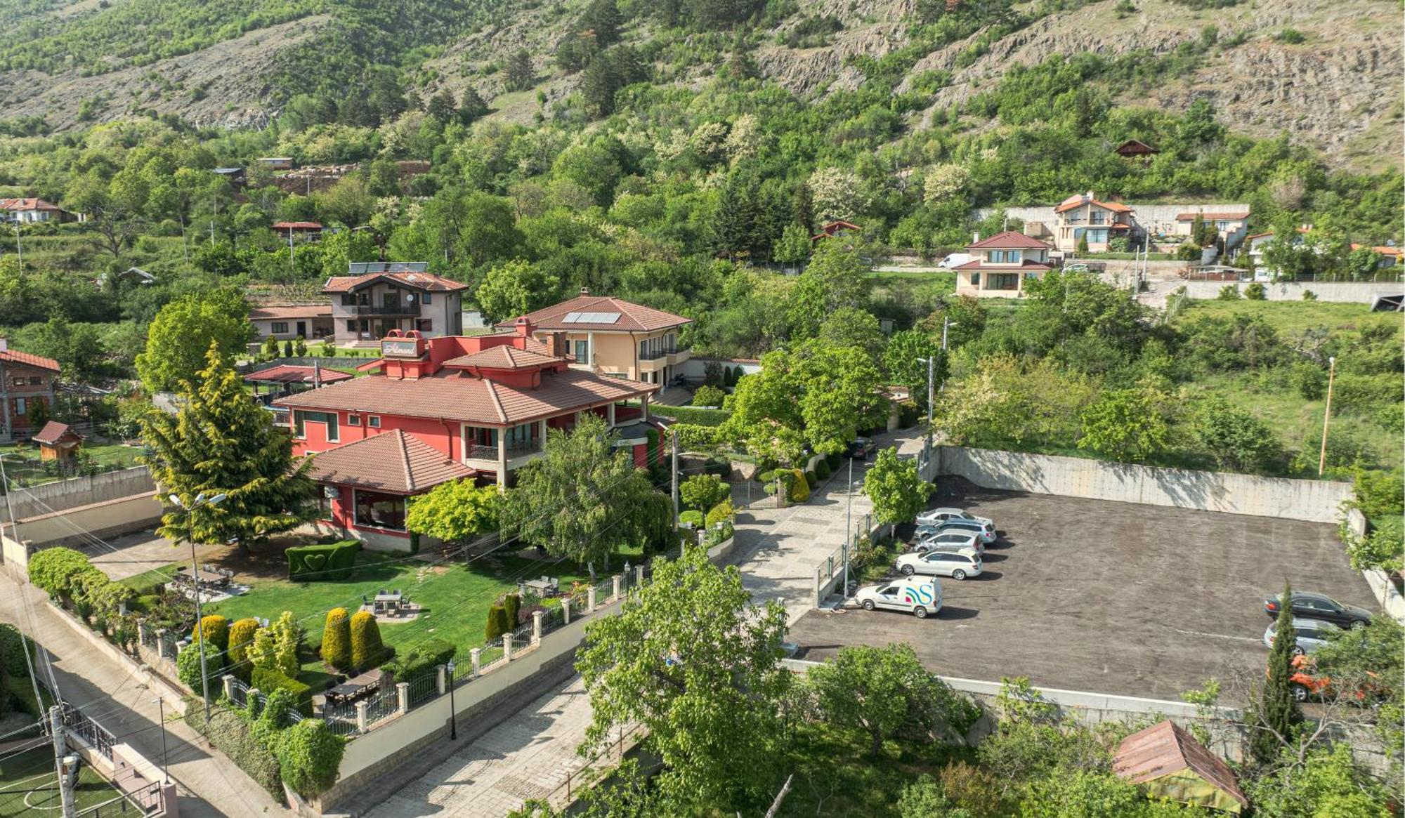 Hotel-Restaurant Almond Karlovo Exterior foto